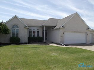 5107 Bay Ridge Ct, Oregon, OH 43616