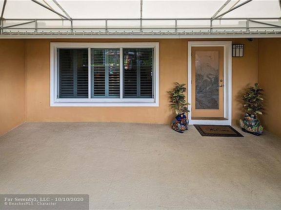 3rd image of 1310 NE 41st St