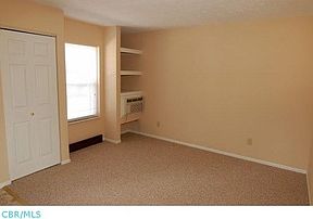 4th image of 606 Forest Ln #606