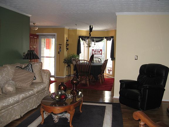 4th image of 1605 Riverview Dr SE