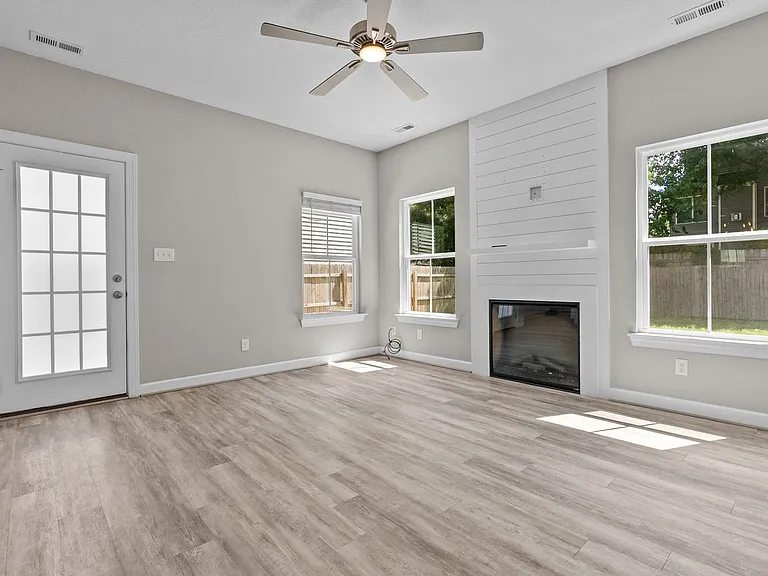 104 S Palm Ave — Photo 24