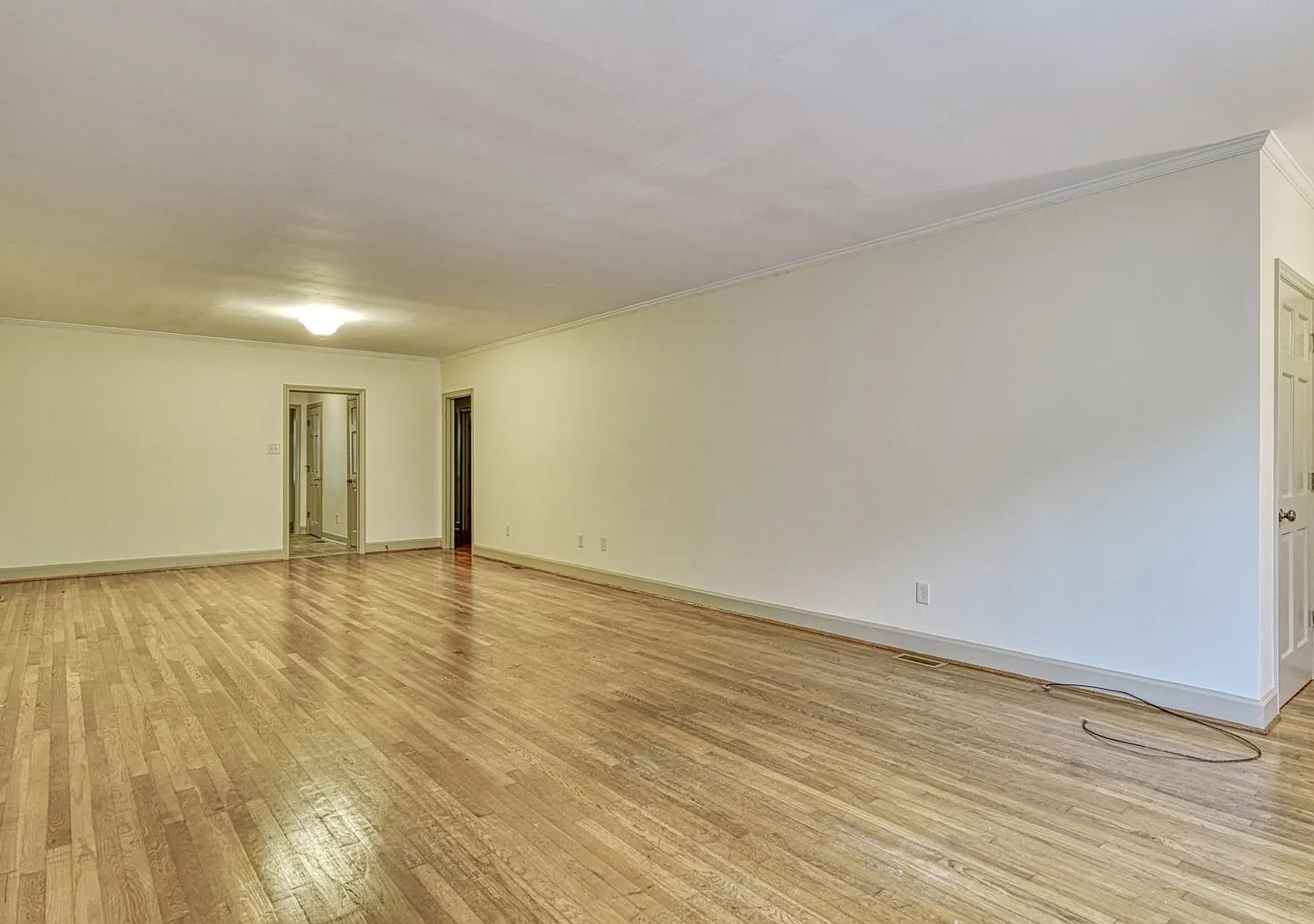 831 John B White Sr Blvd — Photo 4