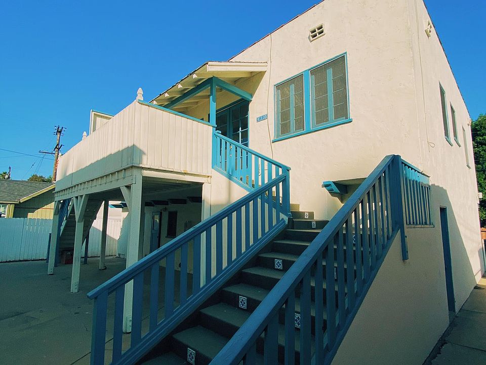 Private entry with tile details