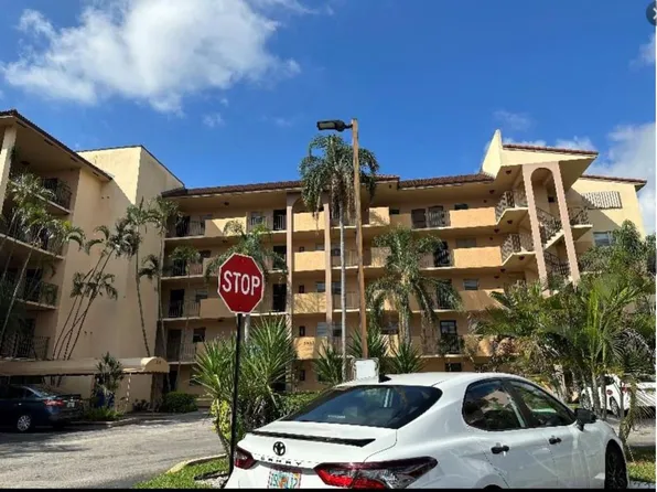 3955 N Nob Hill Road #310, Sunrise, FL 33351