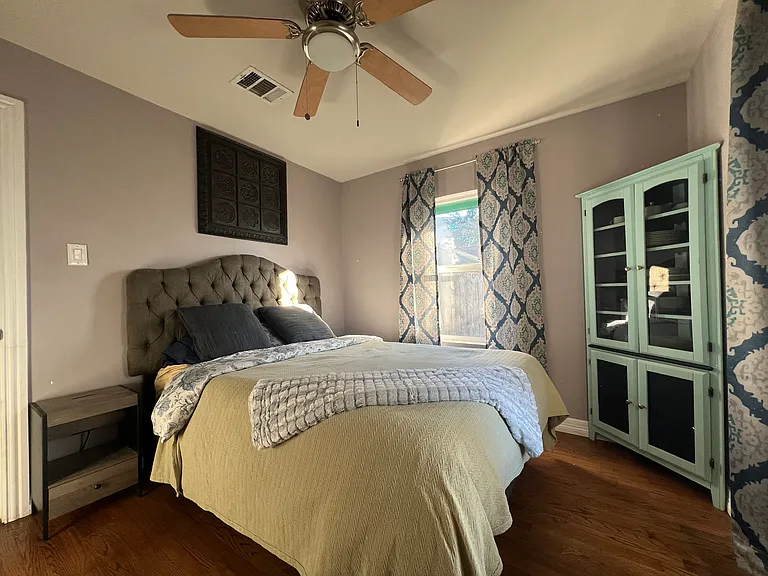 Guest bedroom #1 with adjustable base