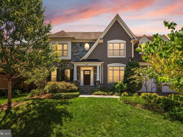 812 21st St S, Arlington, VA 22202