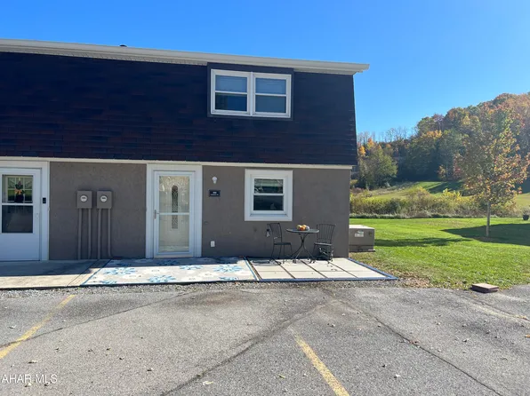 200 Piedmont Dr, Duncansville, PA 16635