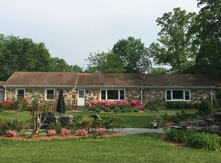 43380 Mountain View Dr, Chantilly, VA