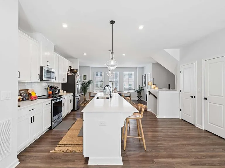 383 Skylar Way SE — Photo 6
