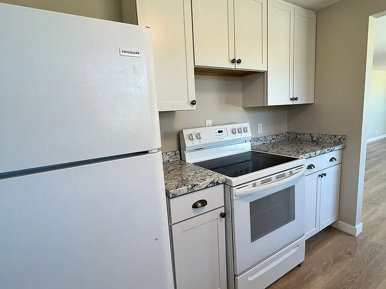 324 N Central Dr — Photo 8