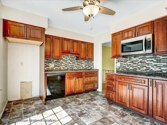 3rd image of 349 Twin Oaks Dr