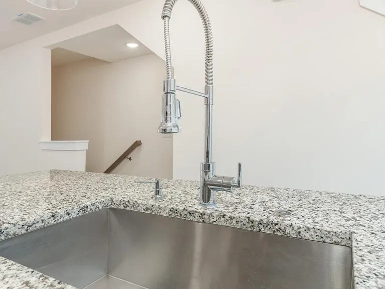 978 N 8th St #8 — Photo 12