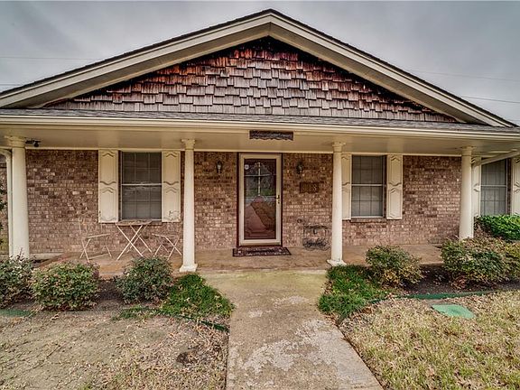 2nd image of 318 Shockley Ave