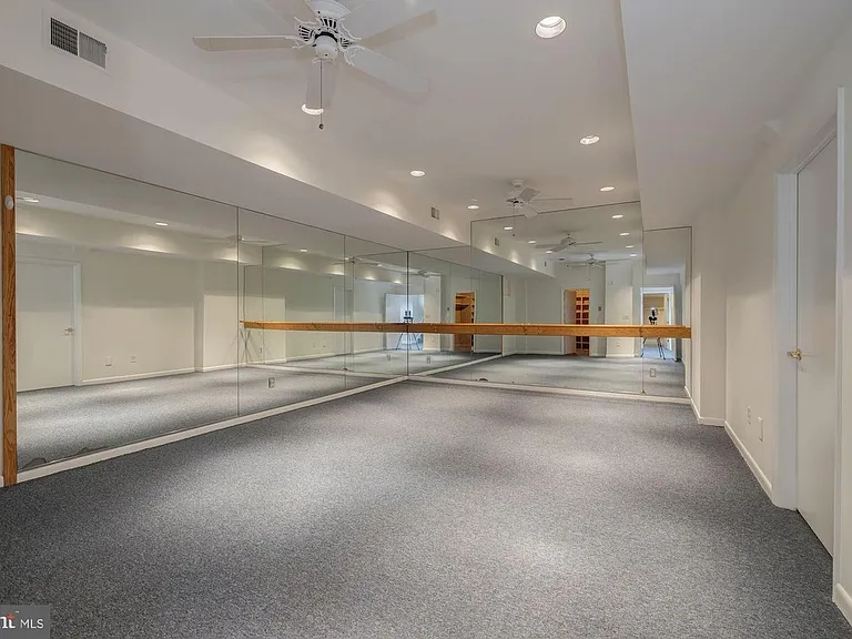 9612 Halter Ct — Photo 16