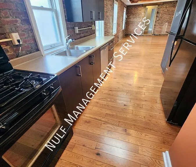 4213 Butler St #2 — Photo 2