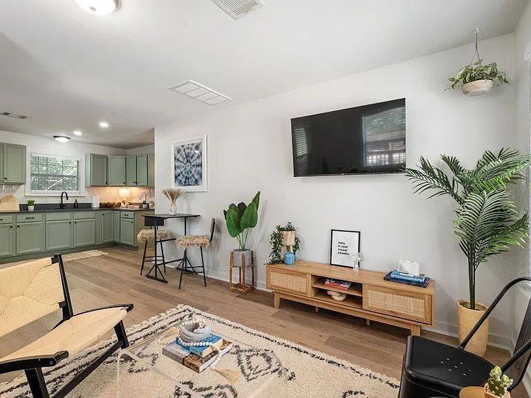 2109 Brackenridge St #C — Photo 2