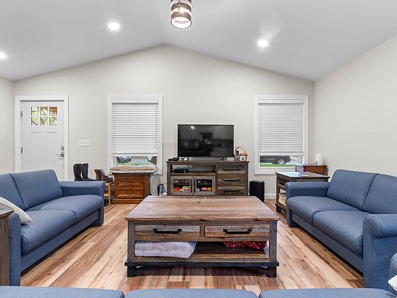 3rd image of 91 Union St
