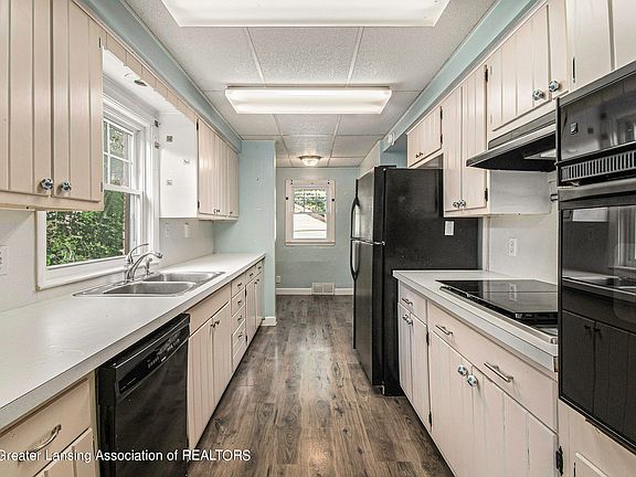 4th image of 1028 Morgan St