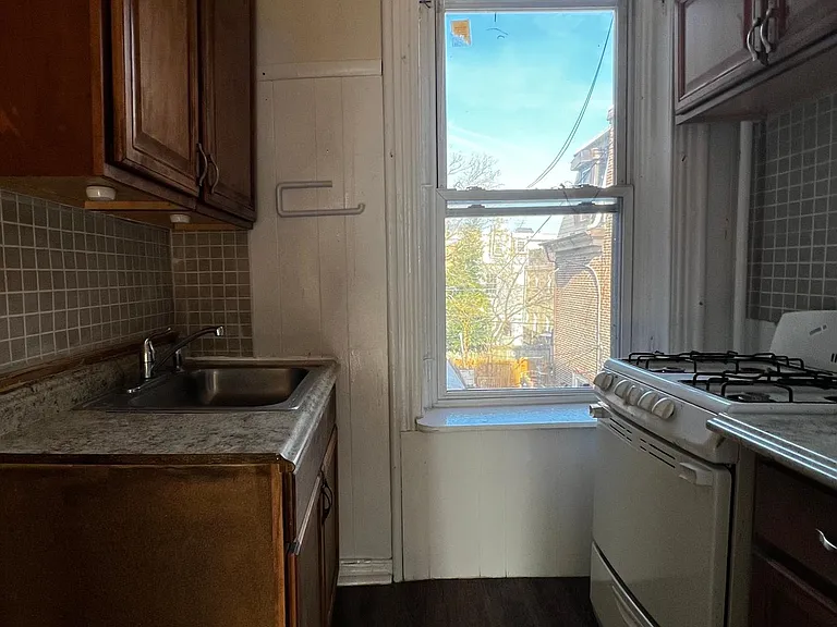 2113 Spring Garden St #2F — Photo 6