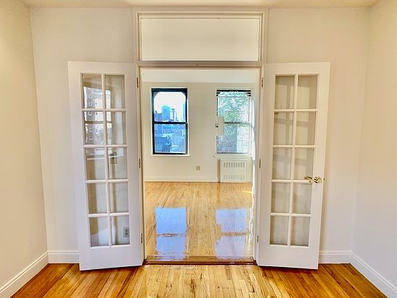 3rd image of 19 Jones St APT 18