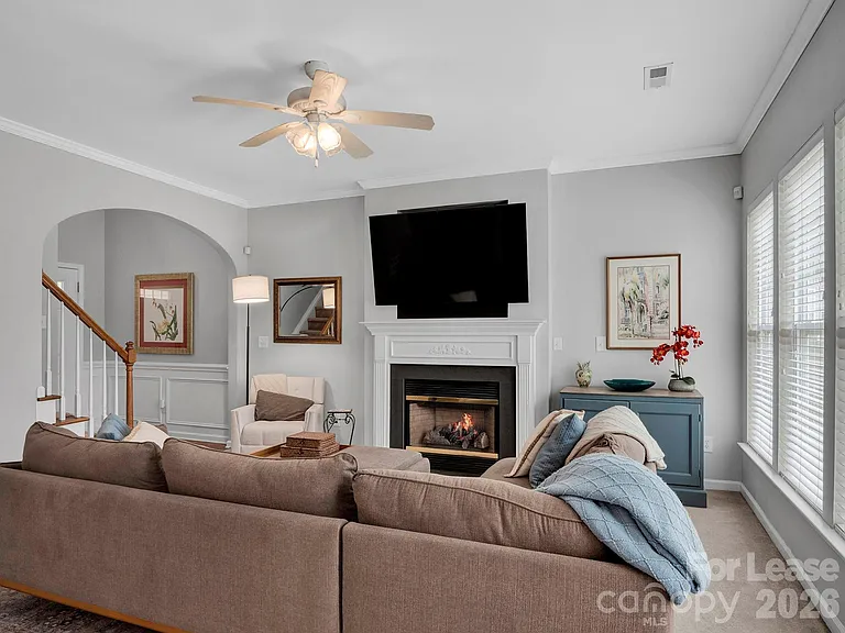 1401 Hammond Dr — Photo 10