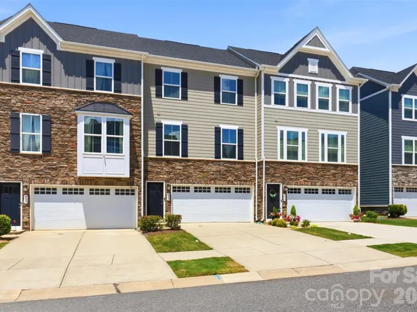 411 Lahinch Dr, Tega Cay, SC 29708
