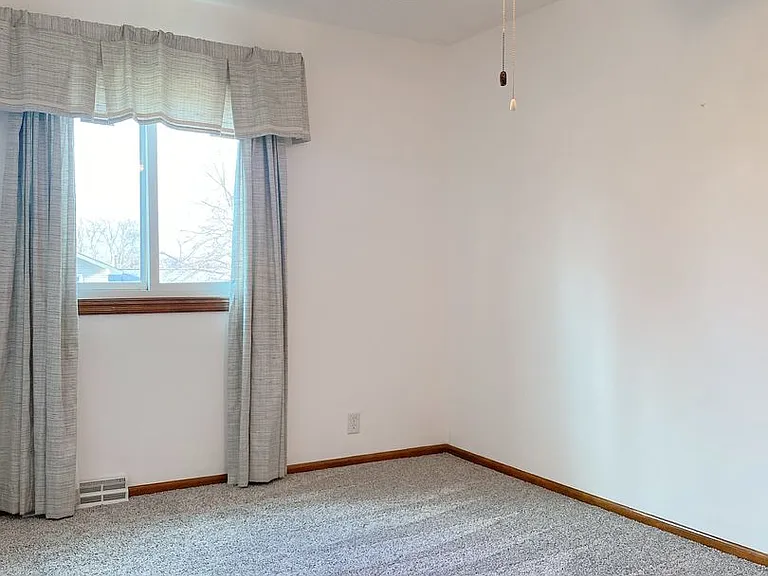 2103 Morrie Dr — Photo 23