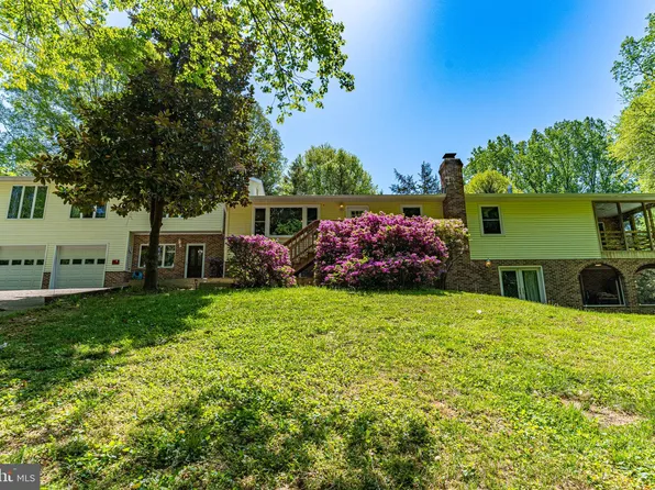 8907 Christine Pl, Manassas, VA 20112