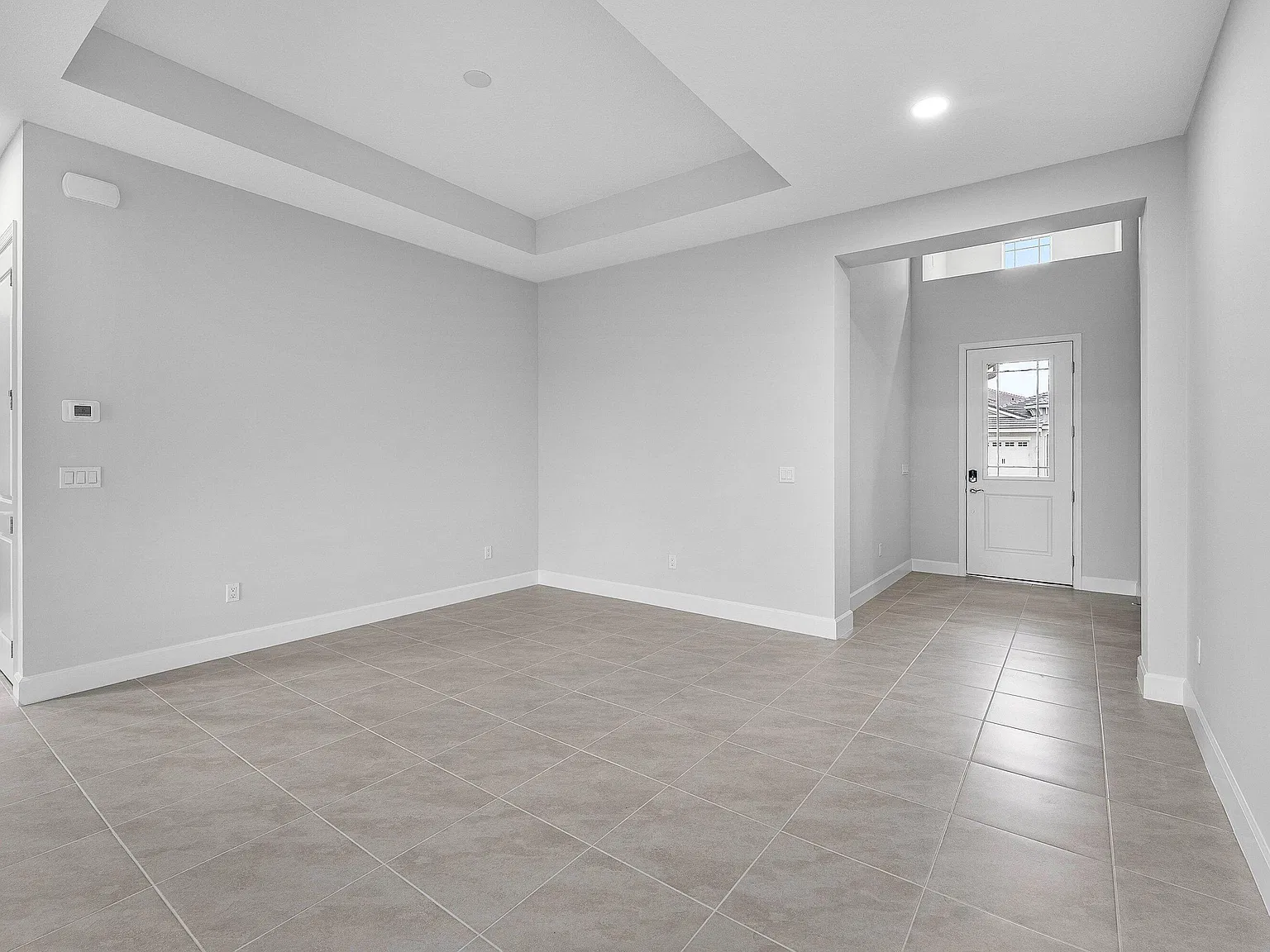 3 bed, 2.0 bath, 1800 sqft, $3,300 — Photo 4