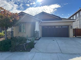 425 Sawyer Dr, Vacaville, CA 95687