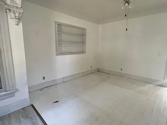 3rd image of 239 Wilber Ave #2