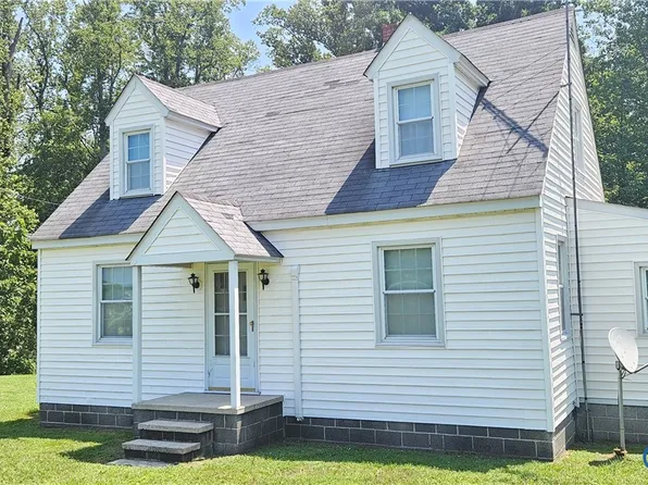 1889 Richmond Hwy, Tappahannock, VA 22560