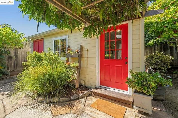 5373 James Ave — Photo 35