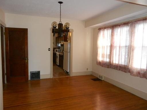 3rd image of 1334 W Lafayette St