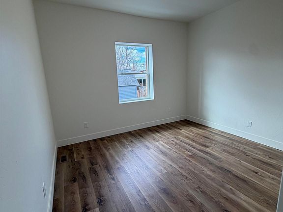 3rd image of 703 Locust St