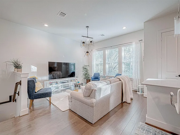 6021 Cypress St — Photo 14
