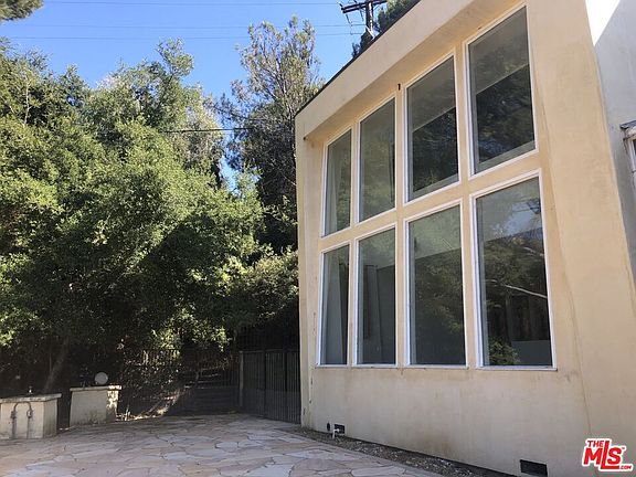 2nd image of 708 Thornhill Rd