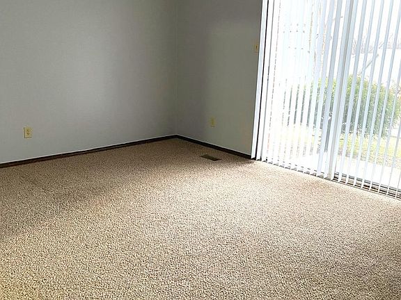 3rd image of 412 Crystal Valley Dr APT 11