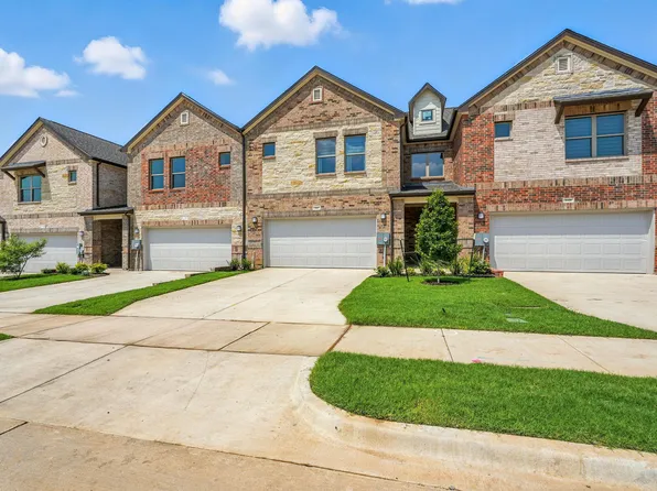 138 Pinkie Holmes Dr, Grand Prairie, TX 75050