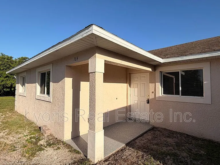764 Gallo Ave S — Photo 2