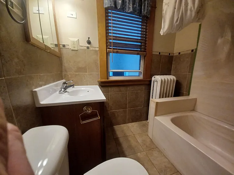 1180 Charles Ave — Photo 11
