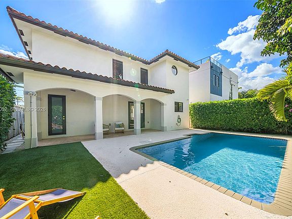 2nd image of 6001 SW 28th St