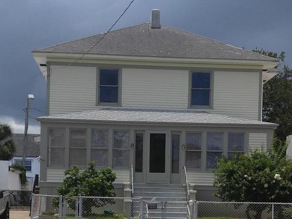5th image of 250 S Palmetto Ave