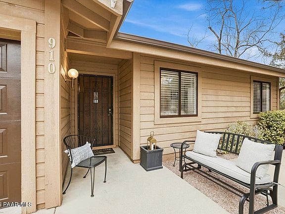 3rd image of 910 Old Stage Rd