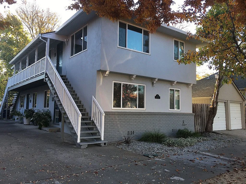 1921 26th St photo 1