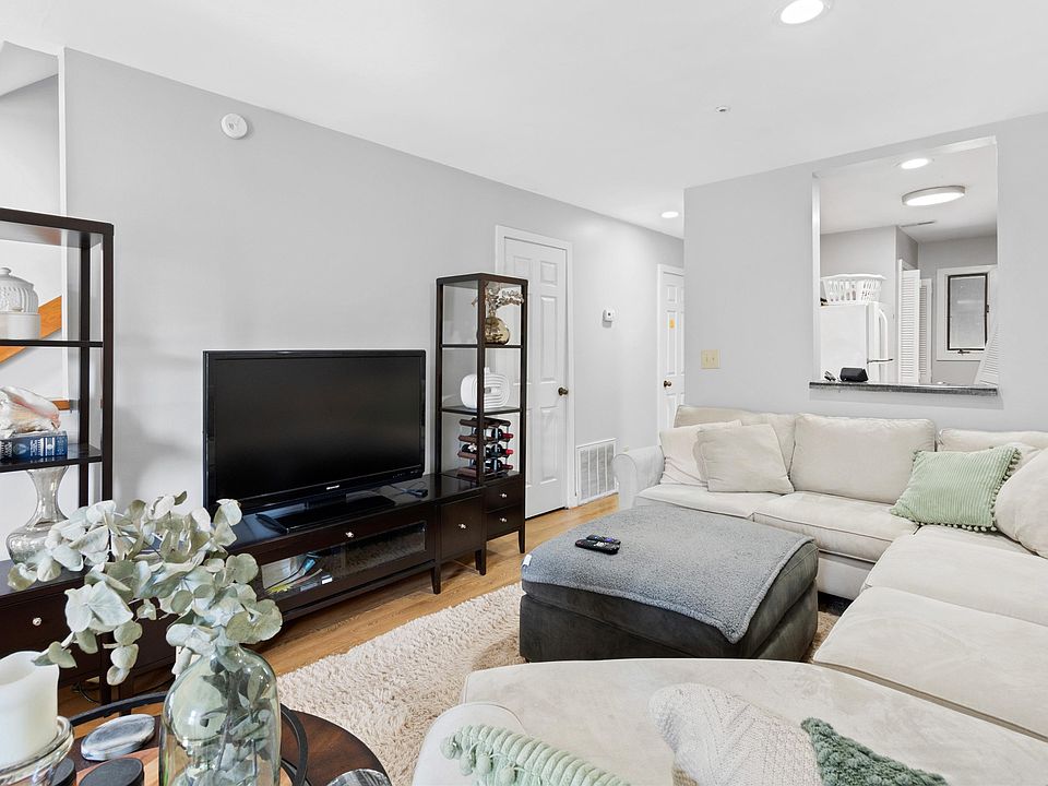 2nd image of 700 Martin Luther King Jr Blvd APT A9