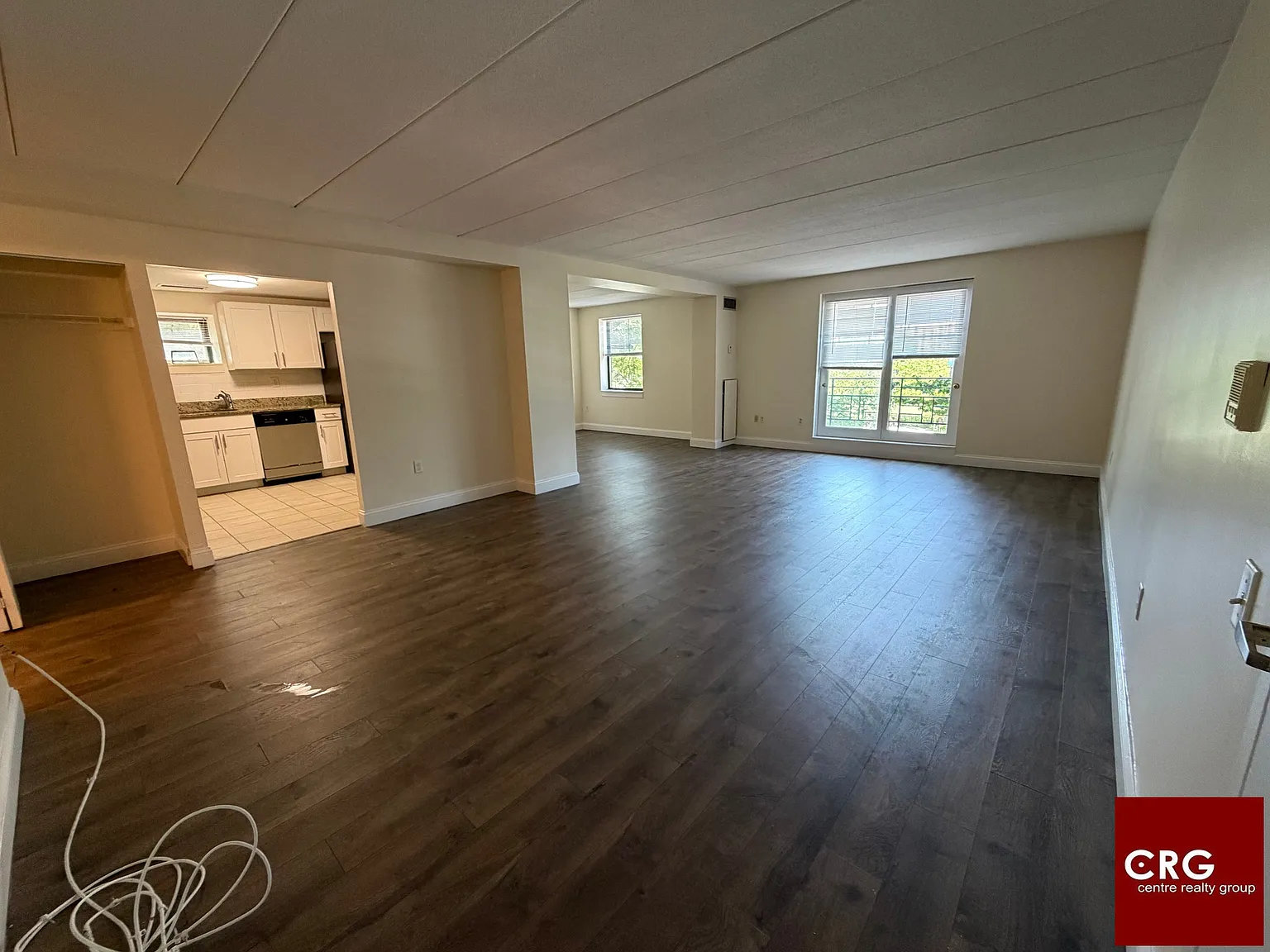 3 bed, 2.0 bath, $5,950 — Photo 2