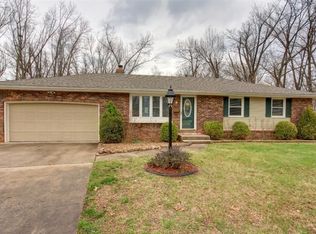 868 S Coach Light Ave, Springfield, MO 65802