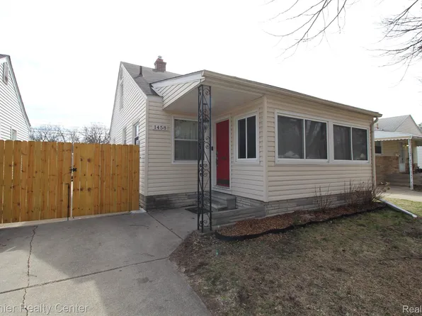 1458 E Bernhard Ave, Hazel Park, MI 48030