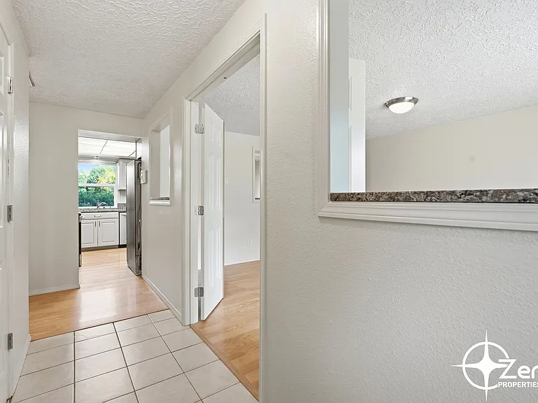 12719 NE 10th Ave — Photo 13